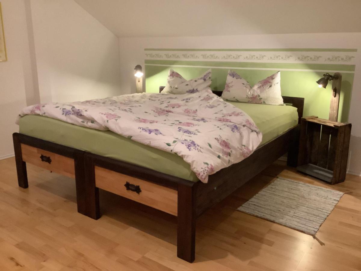 Gemuetliche, Grosszuegige Ferienwohnung Salzhausen Buitenkant foto