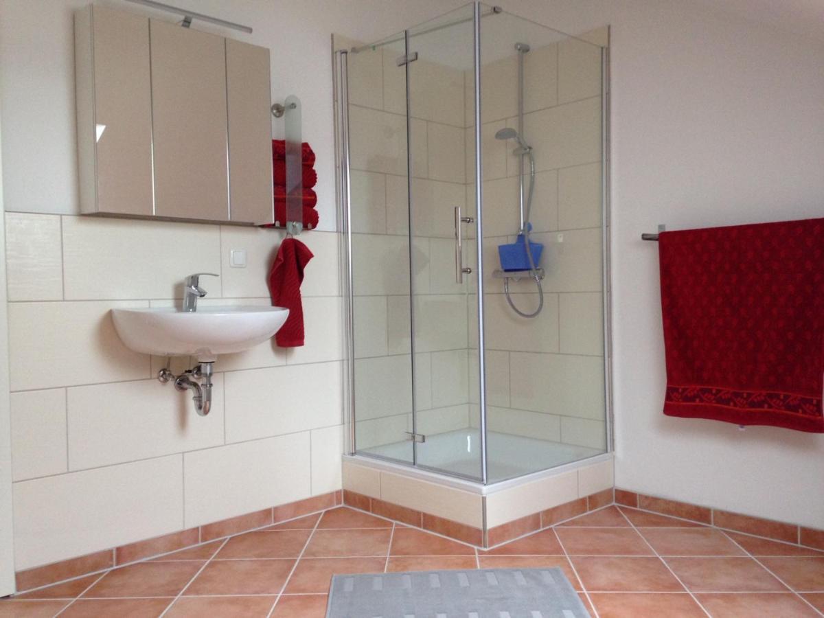 Gemuetliche, Grosszuegige Ferienwohnung Salzhausen Buitenkant foto